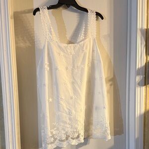 SHEIN Curve White Top